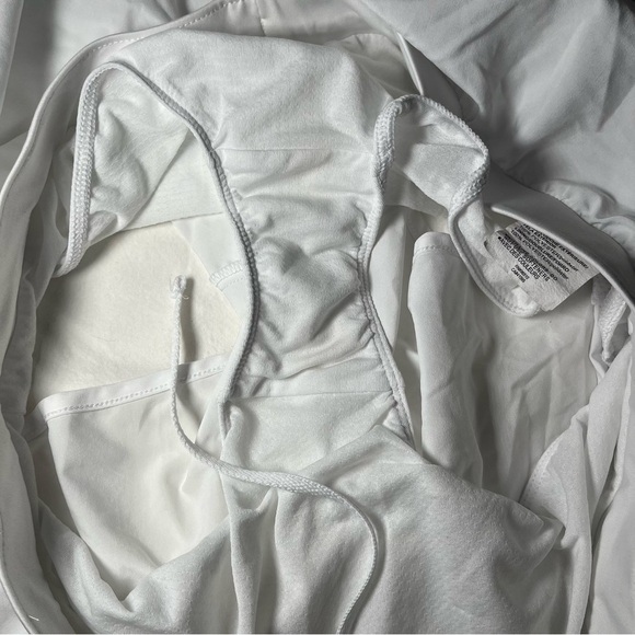 Under Armour Women's White Athletic Shorts XL - Picture 5 of 16